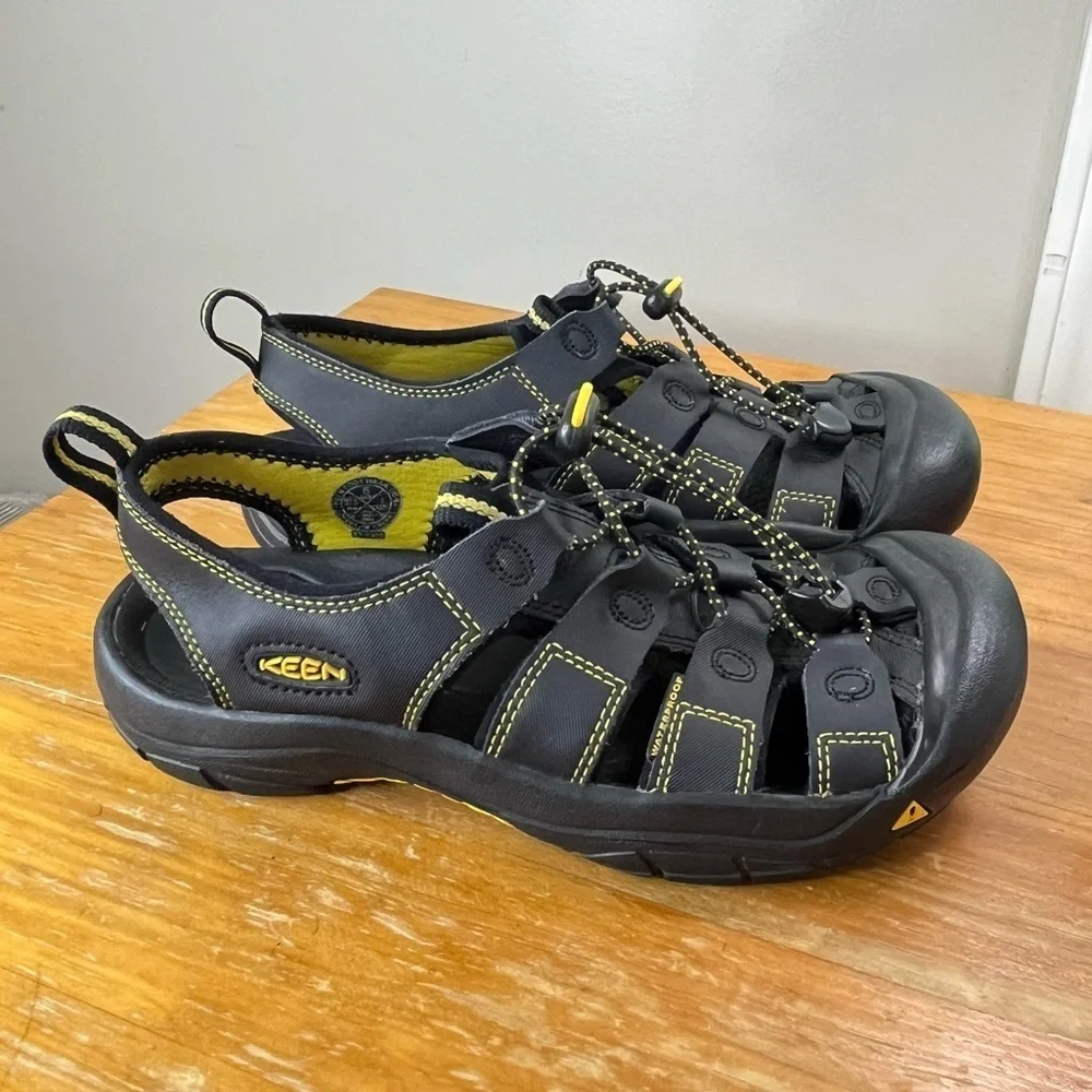 Keen Big Kids Newport H2 Nubuck Hybrid Sandals Waterproof Unisex